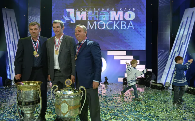 Хоккей. Награждение ХК Динамо за победу в Кубке Гагарина Хоккей. Награждение ХК Динамо за победу в Кубке Гагарина
