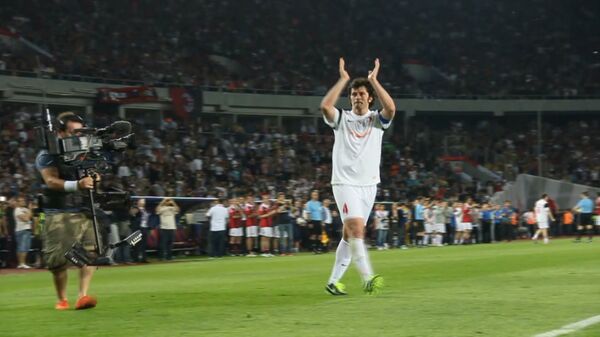 Каладзе уходил с поля под аплодисменты зрителей на прощальном футбольном матче