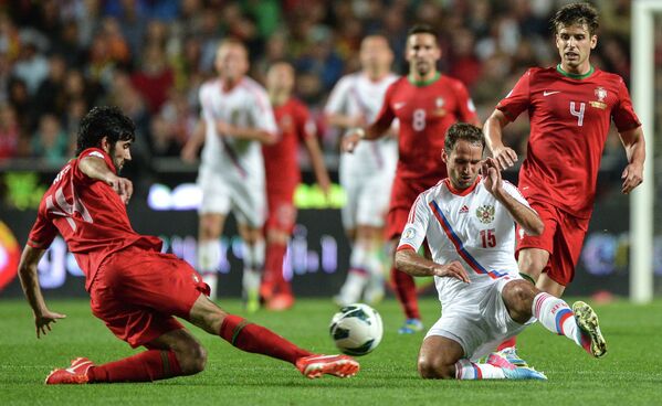 Игровой момент матча Португалия - Россия