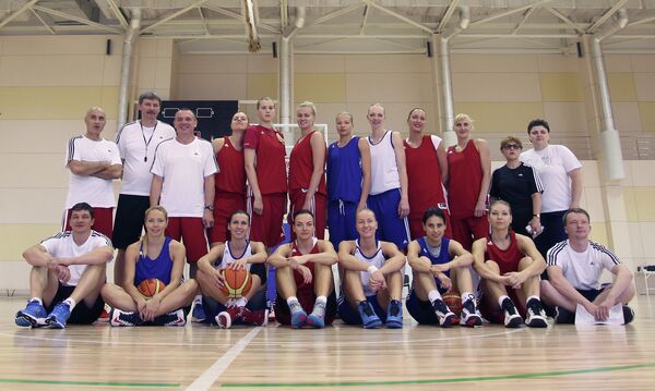 Женская сборная России по баскетболу на тренировке после пресс-конференции