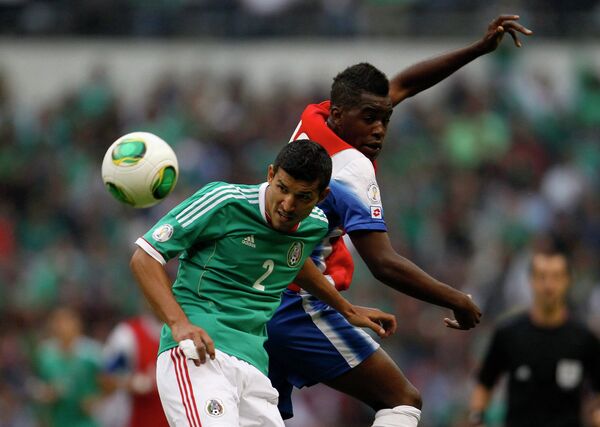 Игровой момент матча Мексика-Коста-Рика
