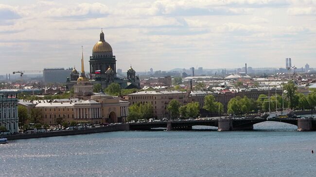 Дворцовый мост в Санкт-Петербурге