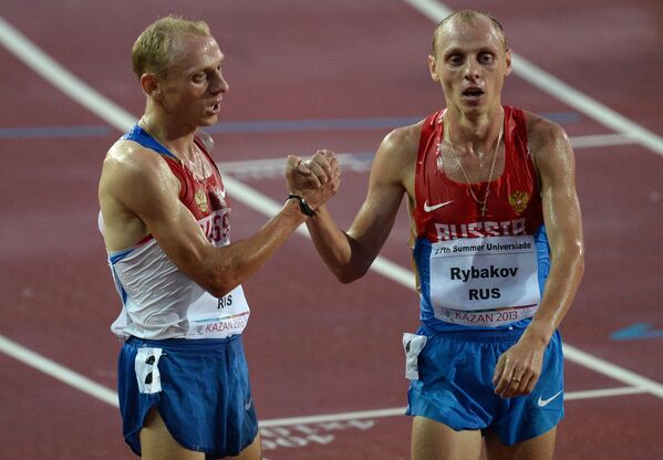 Российские спортсмены Анатолий Рыбаков и Евгений Рыбаков (слева направо)