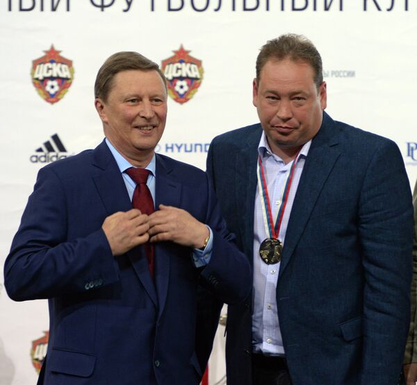 Сергей Иванов (слева)