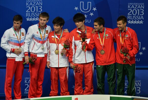 Виктор Минибаев и Артем Чесаков, Хо Лянь и Хун Ин, Герман Саул Санчес и Наварро Алехандро Гарсиа (слева направо)