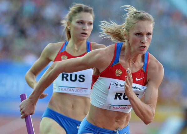 Российские спортсменки Алена Тамкова (слева) и Надежда Котлярова