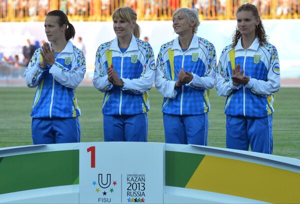 Сборная Украины, завоевавшая золотые медали в эстафете 4х100 м среди женщин