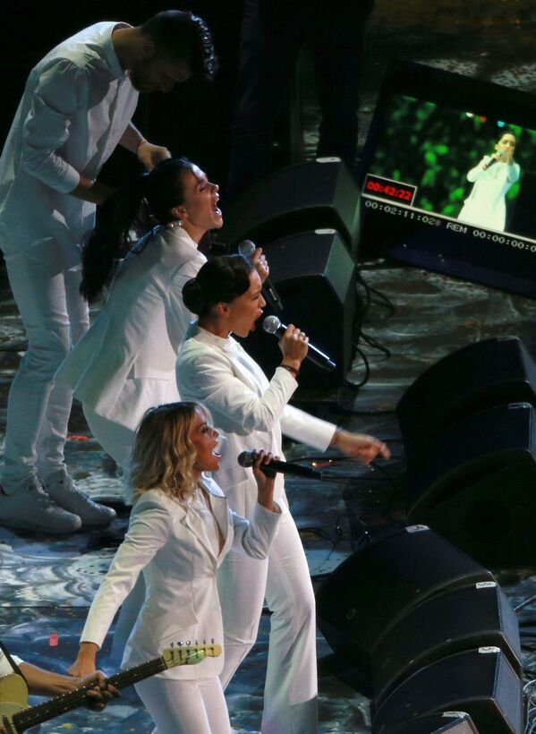 Группа Серебро выступает на церемонии закрытия XXVII Всемирной летней Универсиады 2013