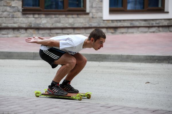 Член мужской сборной России по прыжкам на лыжах с трамплина Алексей Ромашов