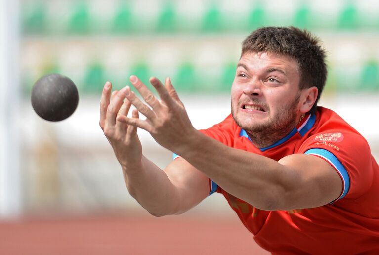 Саночник Степан Федоров во время тренировки сборной России