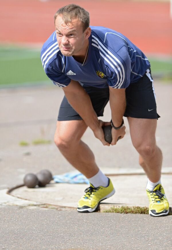 Саночник Семен Павлюченко во время тренировки сборной России