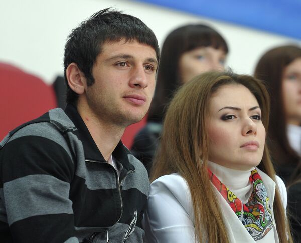 Игрок ПФК ЦСКА Алан Дзагоев с женой Заремой