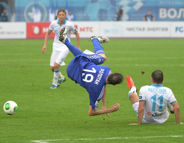 Игровой момент матча Волга - Зенит