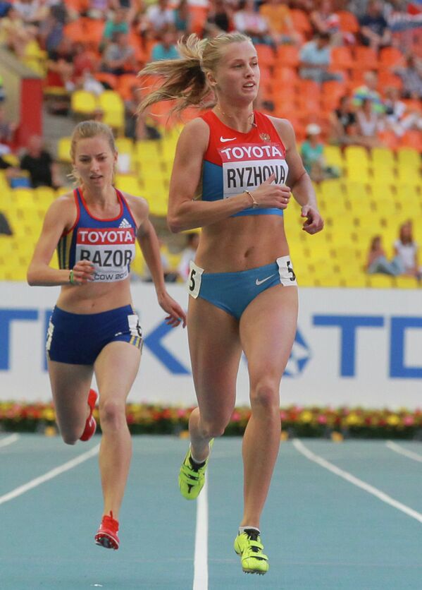 Российская спортсменка Ксения Рыжова (справа)
