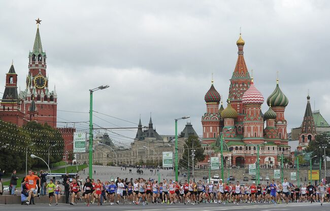 Участники московского международного марафона мира