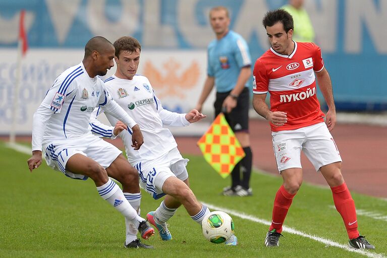 Игровой момент матча Волга - Спартак