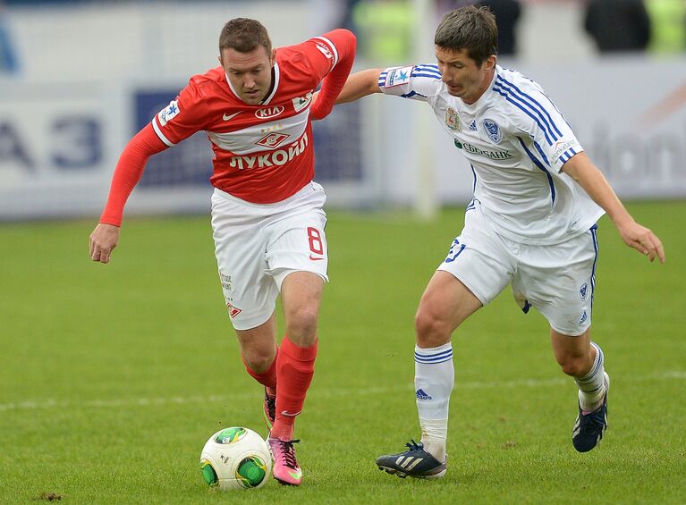 Игровой момент матча Волга - Спартак