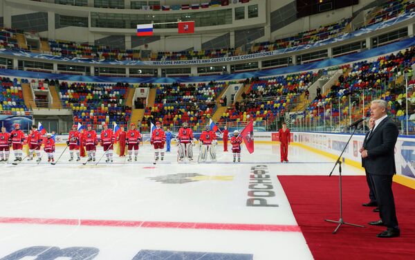 Открытие зимнего хоккейного сезона во дворце спорта Мегаспорт