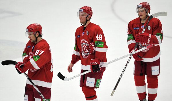 Игроки Витязя Ярослав Туляков, Александр Романов и Роман Таталин (слева направо)