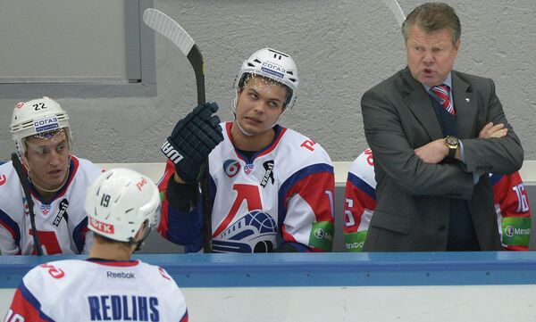 Петр Воробев (справа)
