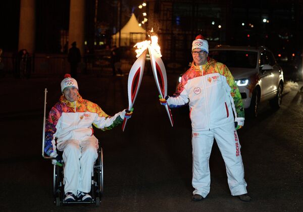 Генеральный секретарь Паралимпийского комитета России Михаил Терентьев (слева)