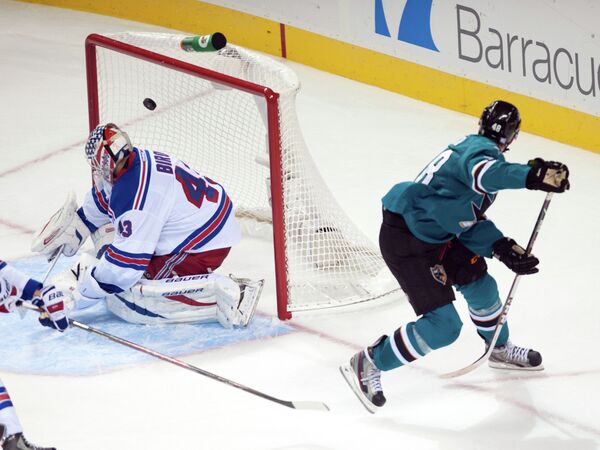 Хоккеисты Сан-Хосе нанесли разгромное поражение Нью-Йорк Рейнджерс в матче регулярного чемпионата НХЛ.