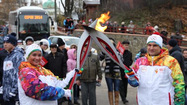 Гимнасты и борцы пронесли огонь ОИ-2014 по левитановским местам в Плесе