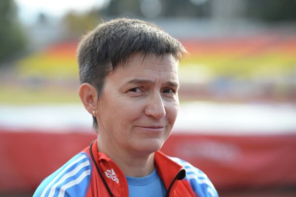 Главный тренер Ирина Громова во время тренировки паралимпийской сборной по биатлону