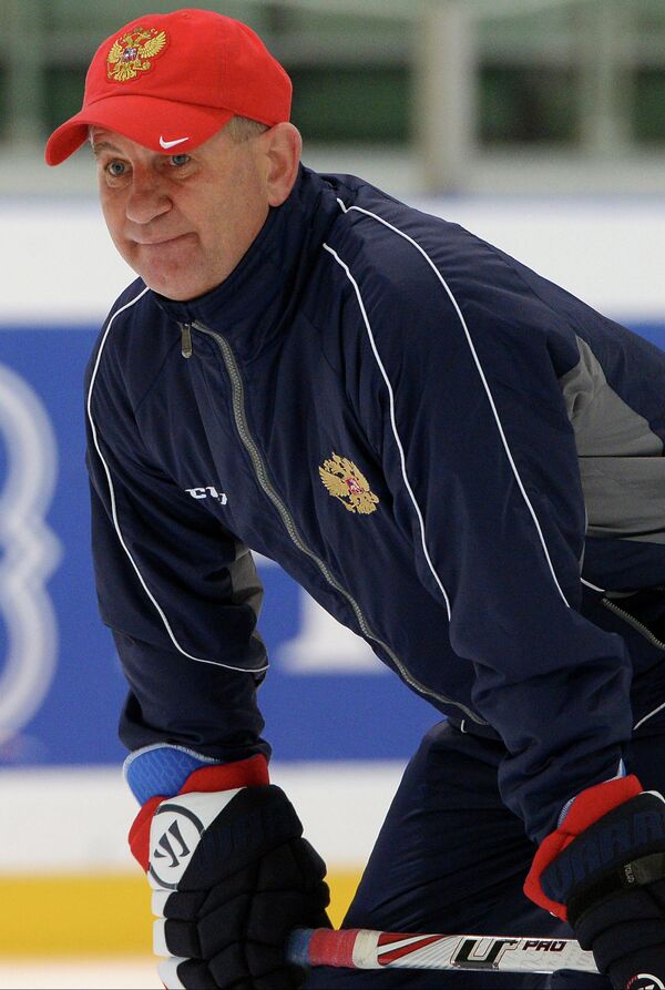 Работа тренером по хоккею. Тренер женской сборной России по хоккею.
