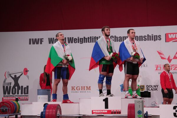 Апти Аухадов (в центре), Иван Марков (слева) и Артем Окулов