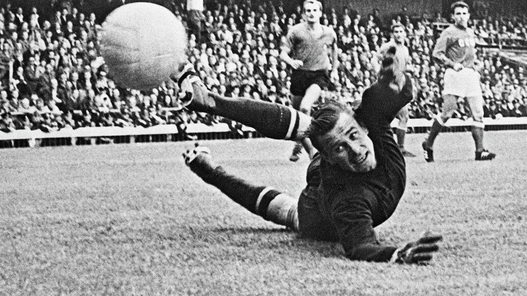 Льва Яшина хотят отменить: о мерзкой выходке Британии узнали все