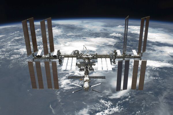 Международная космическая станция после после стыковки с шаттлом Индевор