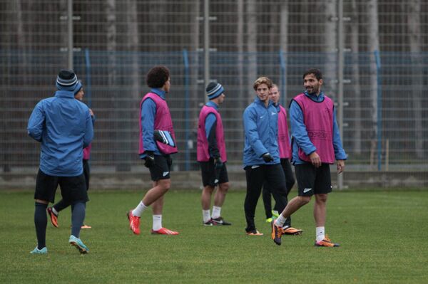 Футболисты санкт-петербургского Зенита на тренировке перед матчем с Порту