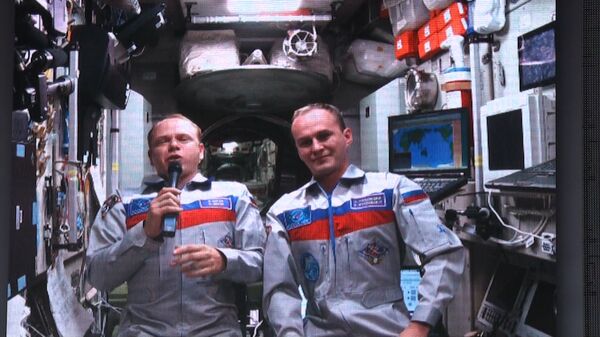 Космонавты с МКС приветствовали олимпийский огонь во Владивостоке