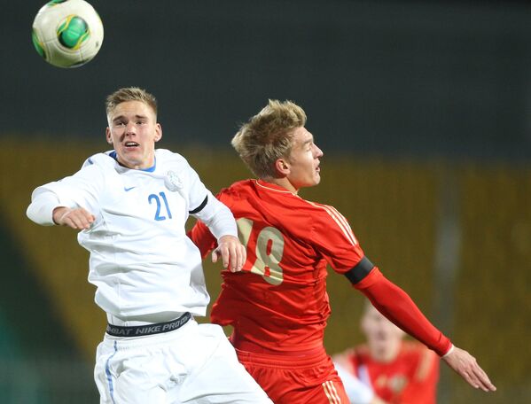 Игровой момент матча среди молодежных сборных России и Эстонии