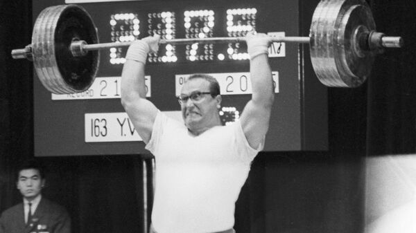 Тяжелоатлет Юрий Петрович Власов на Олимпийских играх в 1964 году