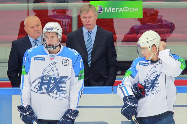 Эмиль Галимов и Егор Миловзоров (слева направо на первом плане)