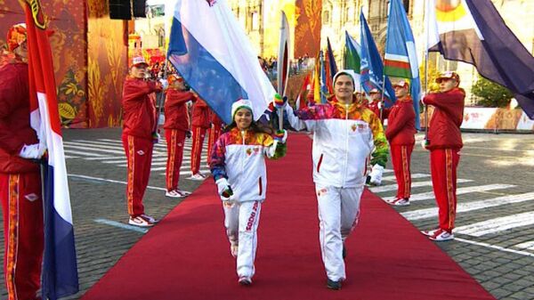 Полдороги к Сочи: где успел побывать олимпийский факел за 61 день