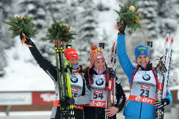 Вероника Виткова (Чехия) - второе место, Селина Гаспарен (Швейцария) - первое место, Ирина Старых (Россия) - третье место
