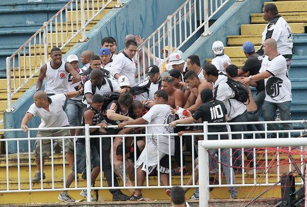 Беспорядки во время матча чемпионата Бразилии
