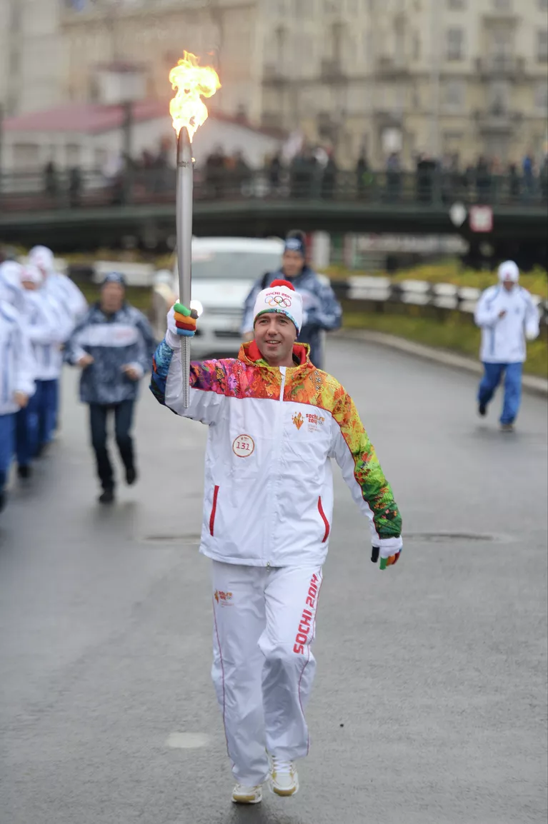 Олимпийский чемпион по фигурному катанию Алексей Урманов Олимпийский чемпион по фигурному катанию Алексей Урманов