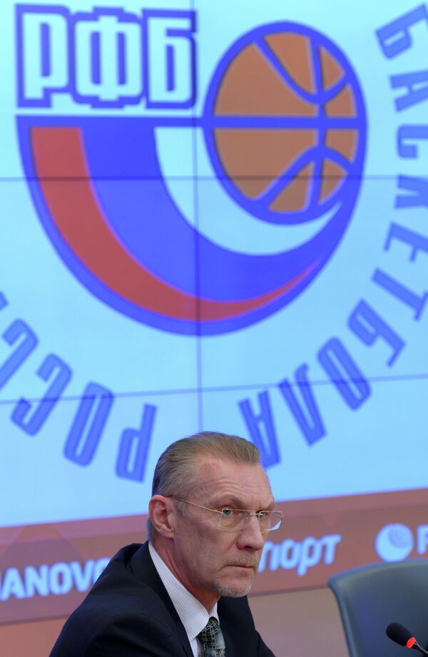 Главный тренер женской сборной России по баскетболу Анатолий Мышкин