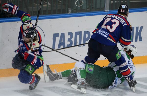 Игровой момент матча СКА - Салават Юлаев