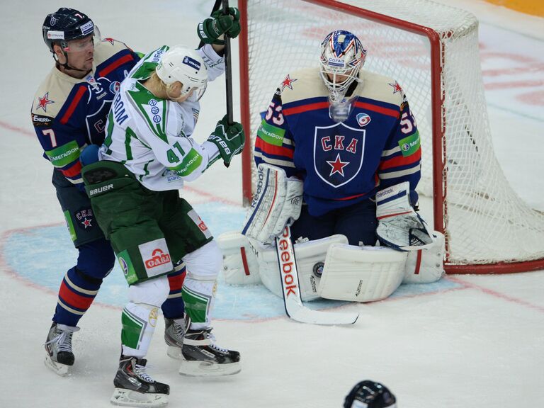 Игровой момент матча СКА - Салават Юлаев