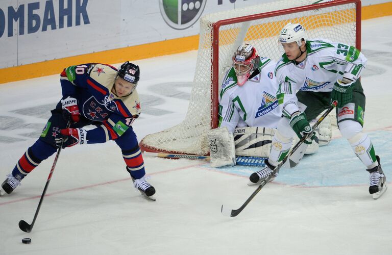 Игровой момент матча СКА - Салават Юлаев