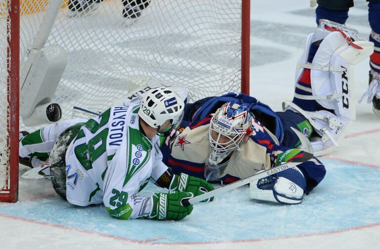 Игровой момент матча СКА - Салават Юлаев