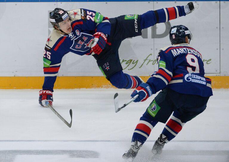 Игровой момент матча СКА - Салават Юлаев