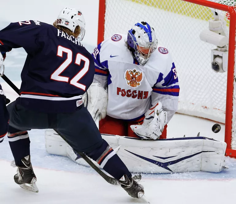 Игровой момент матча Россия - США Игровой момент матча Россия - США