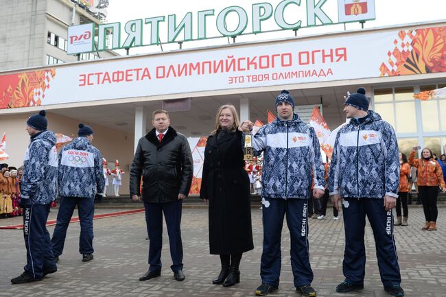 Встреча олимпийского огня на железнодорожном вокзале Пятигорска