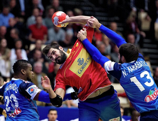 Игровой момент матча Франция - Испания